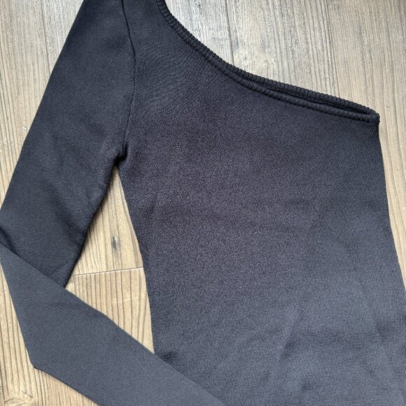 REVOLVE MINKPINK BODYCON STRETCH ONE SHOULDER BLACK TOP - SMALL - Picture 6 of 6